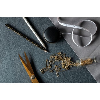 Krejčovská křída v tužce 2 ks šedá a bílá Hemline Gold, VO balení 5 ka