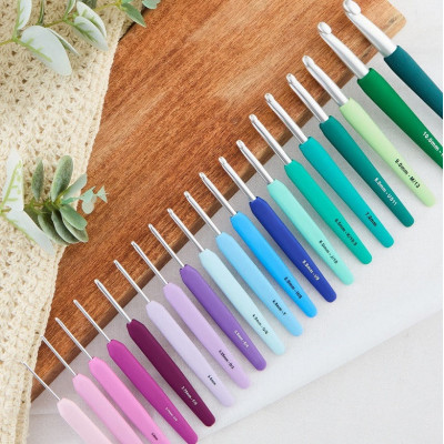 KnitPro Waves 2.0 pletací háček s barevnou rukojetí