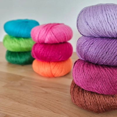 LANG YARNS artikl 933 objemná bavlněná pletací příze Amira 50g