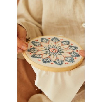 Sada na vyšívání Mandala Levantové květy 2 motivy DMC Mindful Making