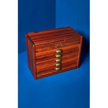 Vintage dřevěná skříňka DMC naplněná 500 bavlnkami Mouliné Spécial