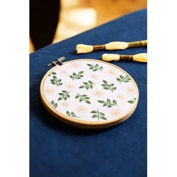 Sada na vyšívání DMC Jemné sedmikrásky