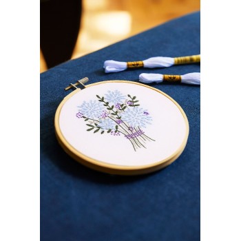 Sada na vyšívání DMC Vázané kvítí