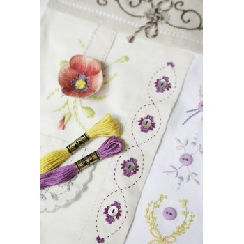 Publikace A4 s 65 stranami vyšívacích předloh DMC 12 projektů od desig