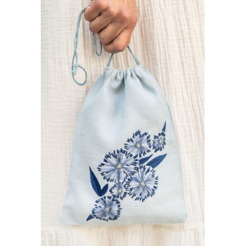 Publikace vyšívacích předloh DMC 15 projektů pro bytové a oděvní dekor